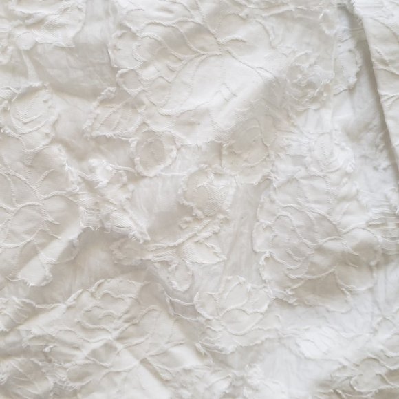 H&M A-line floral appliqué skirt - Picture 2 of 4